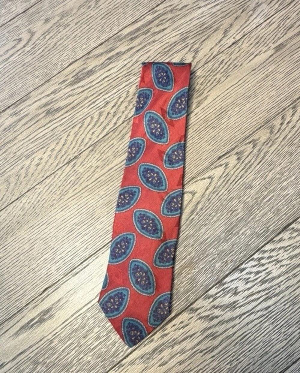 XMI Silk Red, Green, Blue Necktie Geometric Pattern